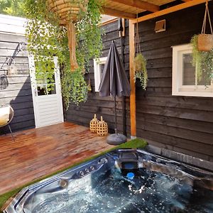 B&B The Wellness Cottage